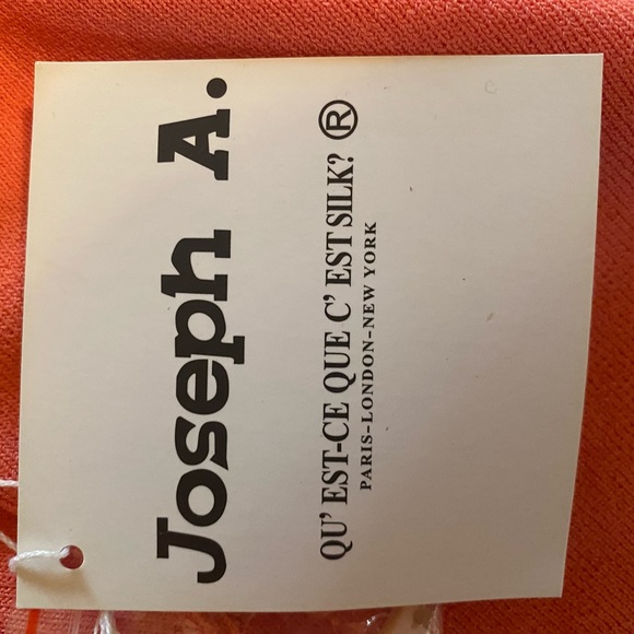 Women’s “Joseph A” Coral Top w/ shell embellishments-Size Large NWT - Picture 8 of 8